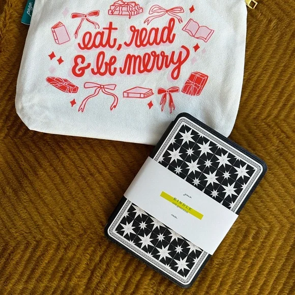 Page Kindle Basic Case with Pouch - Picture 1 of 2